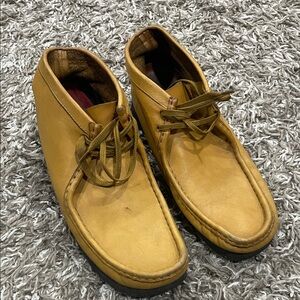 Clark’s Men's Tan Leather Shoes size
